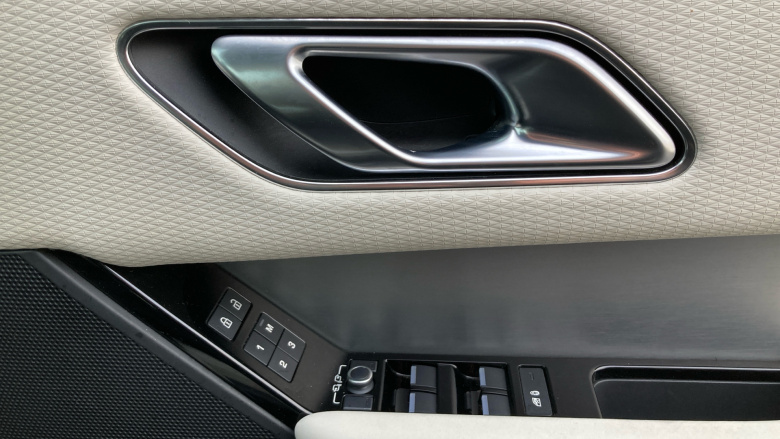 Land Rover Range Rover Velar 2.0 D200 R-Dynamic SE 5dr Auto Diesel Estate